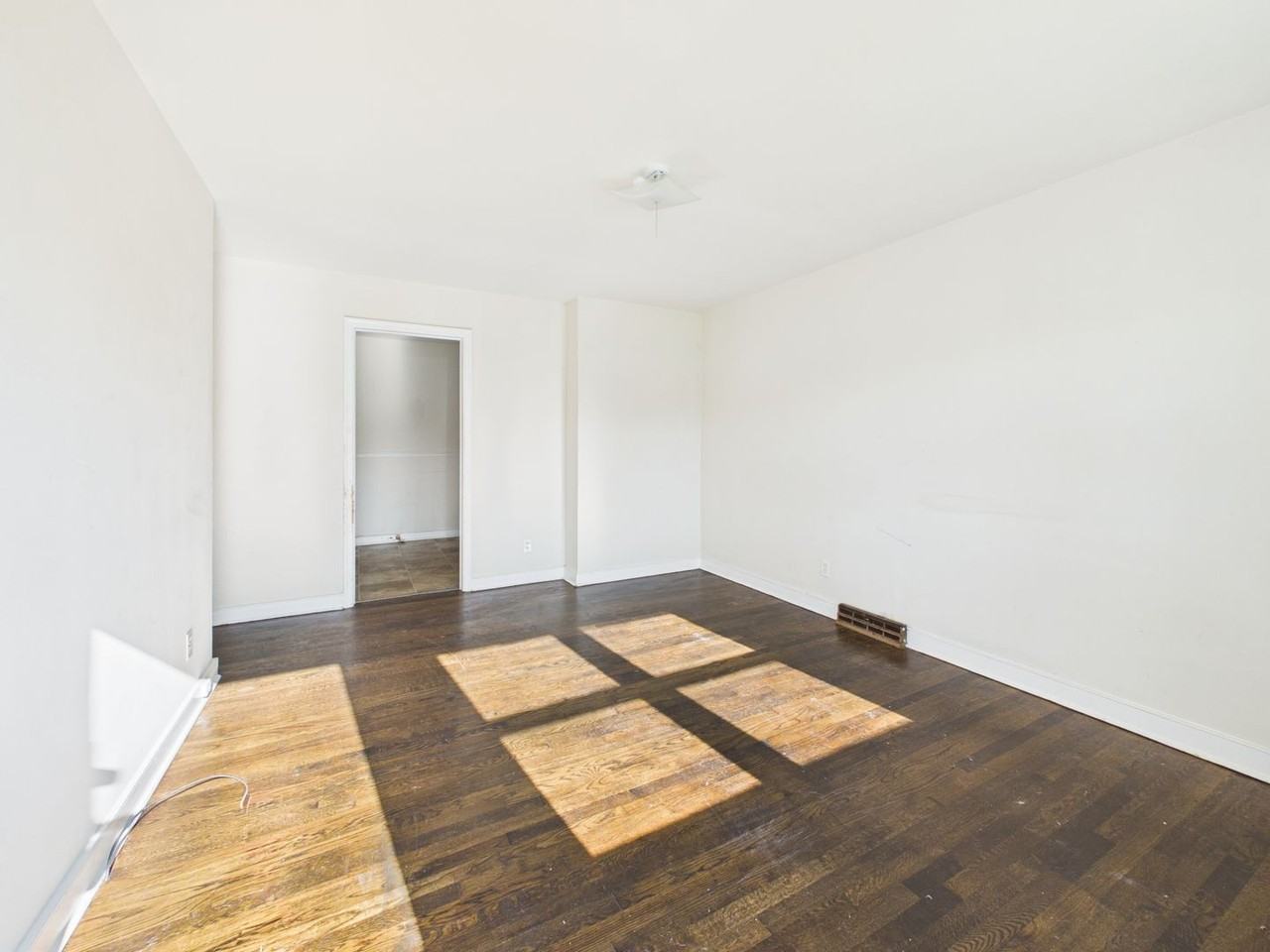 3708 Whitlock Ave - Photo 5 of 41