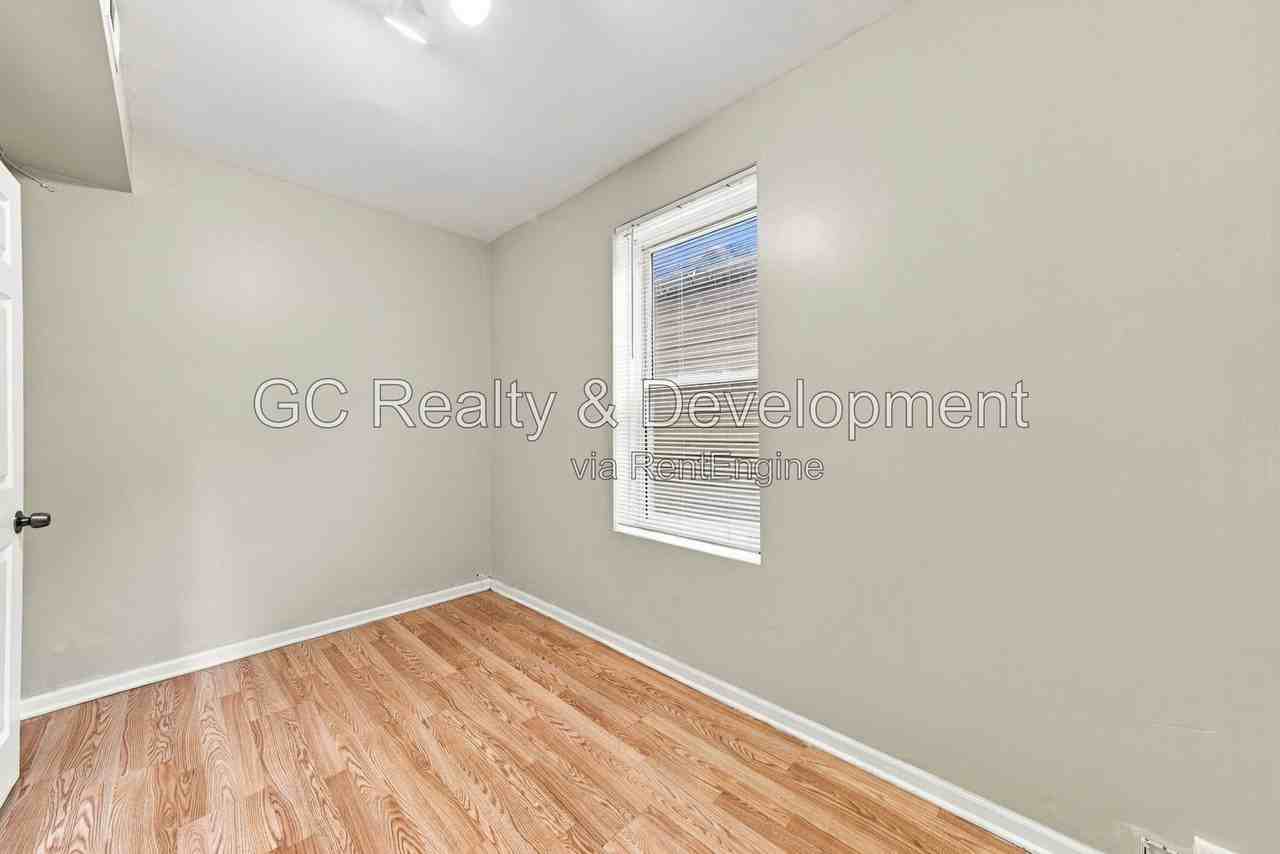 3738 S Hermitage Ave #1 - Photo 5 of 14