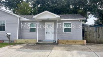 featured image of 1067 Park Ct S