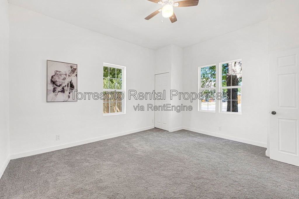 226 Porter St - Photo 3 of 29