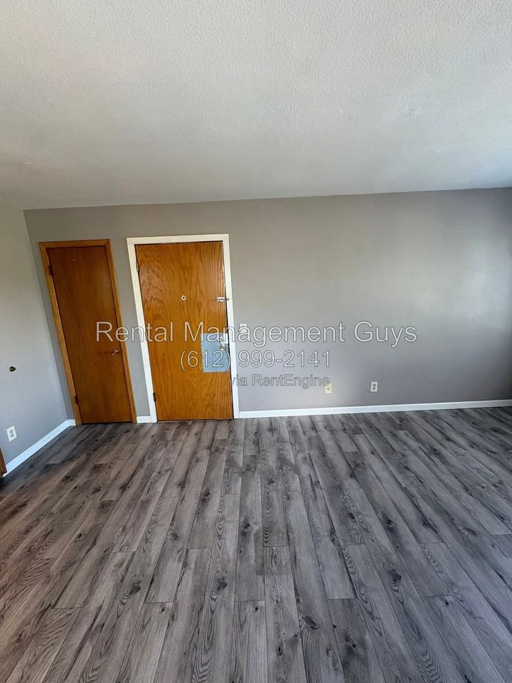 3010 20th Ave S #9 - Photo 2 of 8