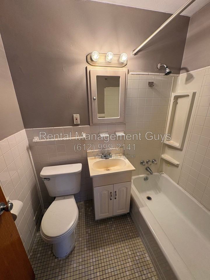3010 20th Ave S #9 - Photo 4 of 8
