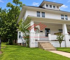 featured image of 134 E Cecil St #134