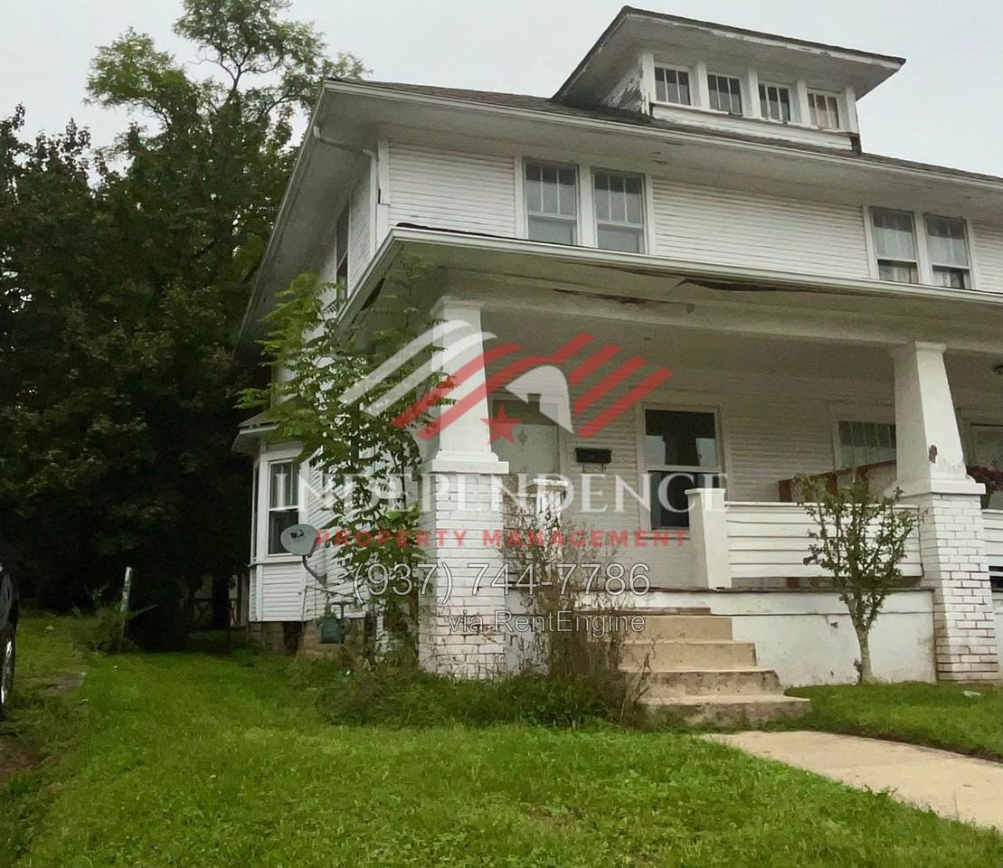 134 E Cecil St #134 - Photo 3 of 31