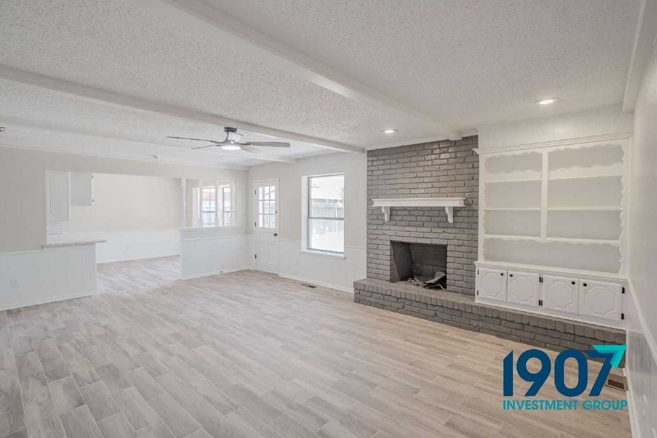 2433 Sw 93rd St - Photo 7 of 29