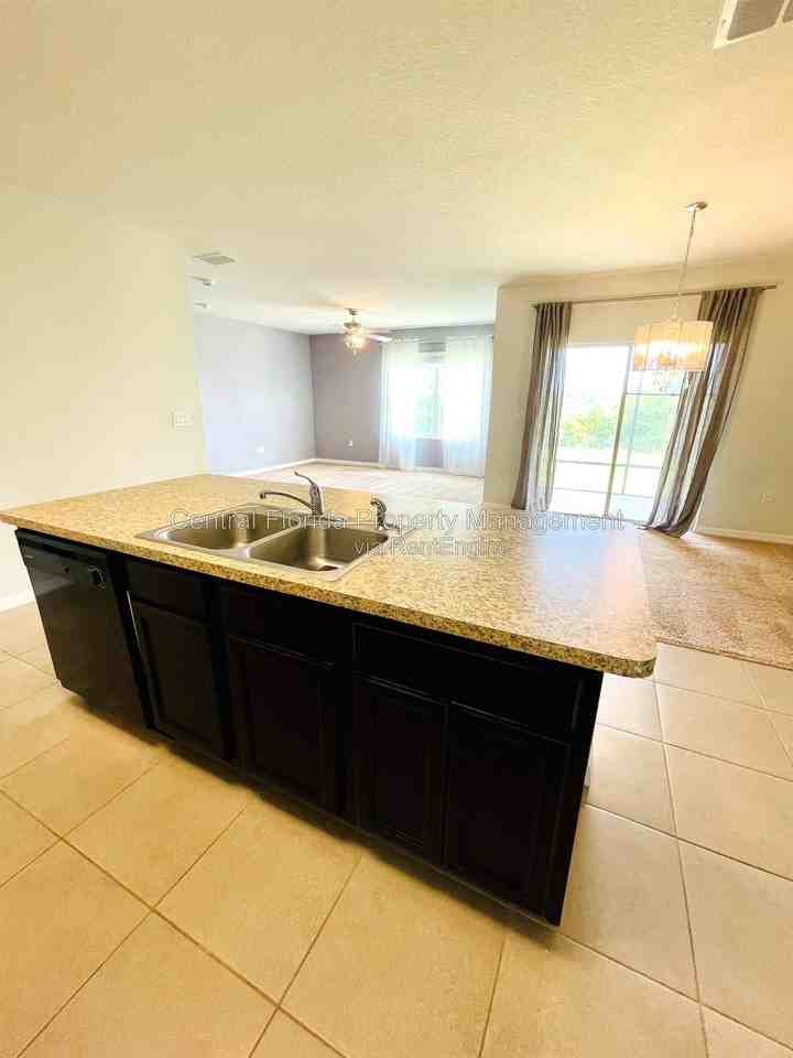 3685 Maidencain St - Photo 7 of 23