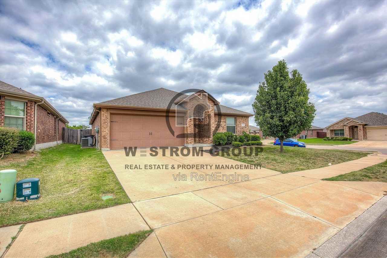 6300 Leaping Fawn Dr - Photo 3 of 40