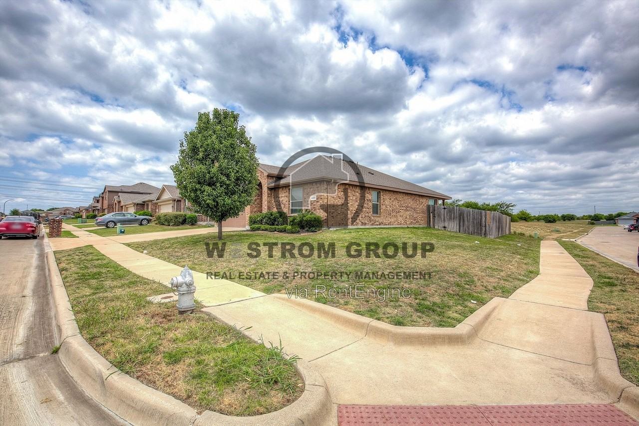 6300 Leaping Fawn Dr - Photo 5 of 40
