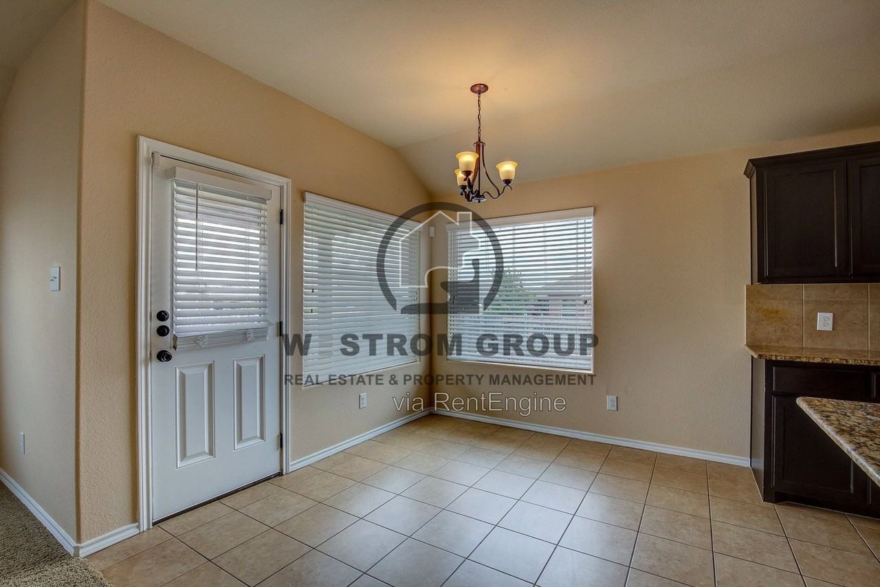 6300 Leaping Fawn Dr - Photo 7 of 40