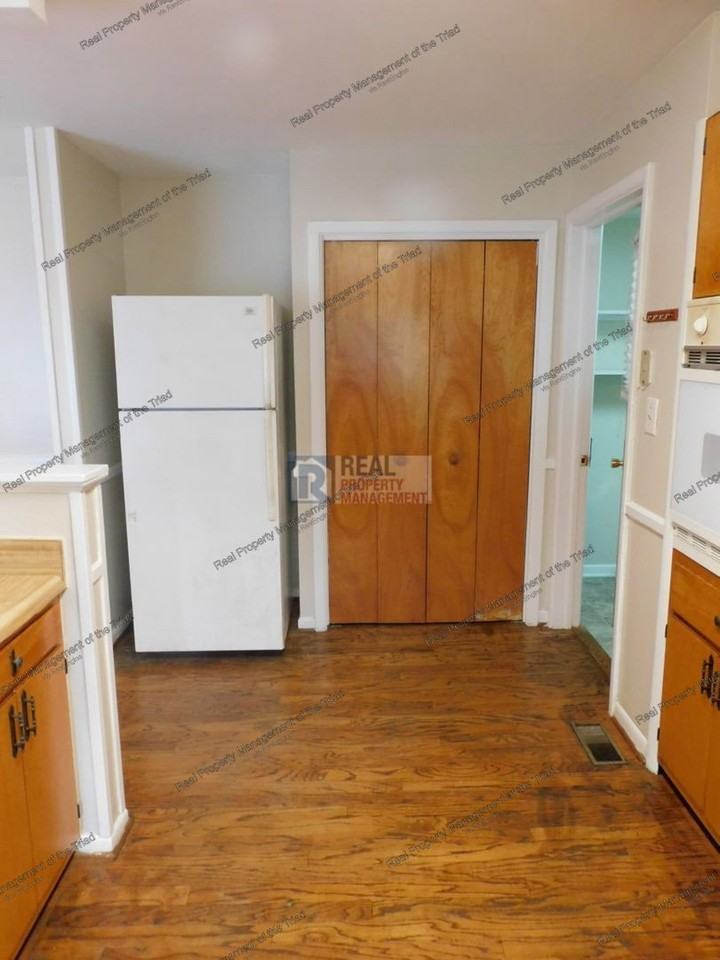 604 Pineburr Rd - Photo 4 of 34