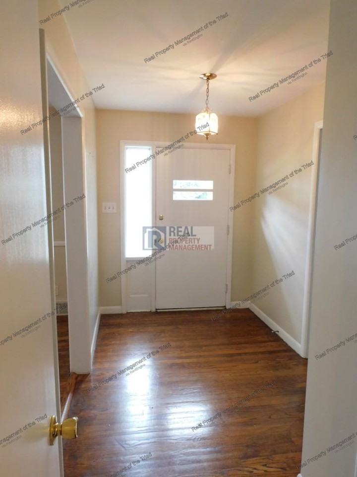604 Pineburr Rd - Photo 7 of 34