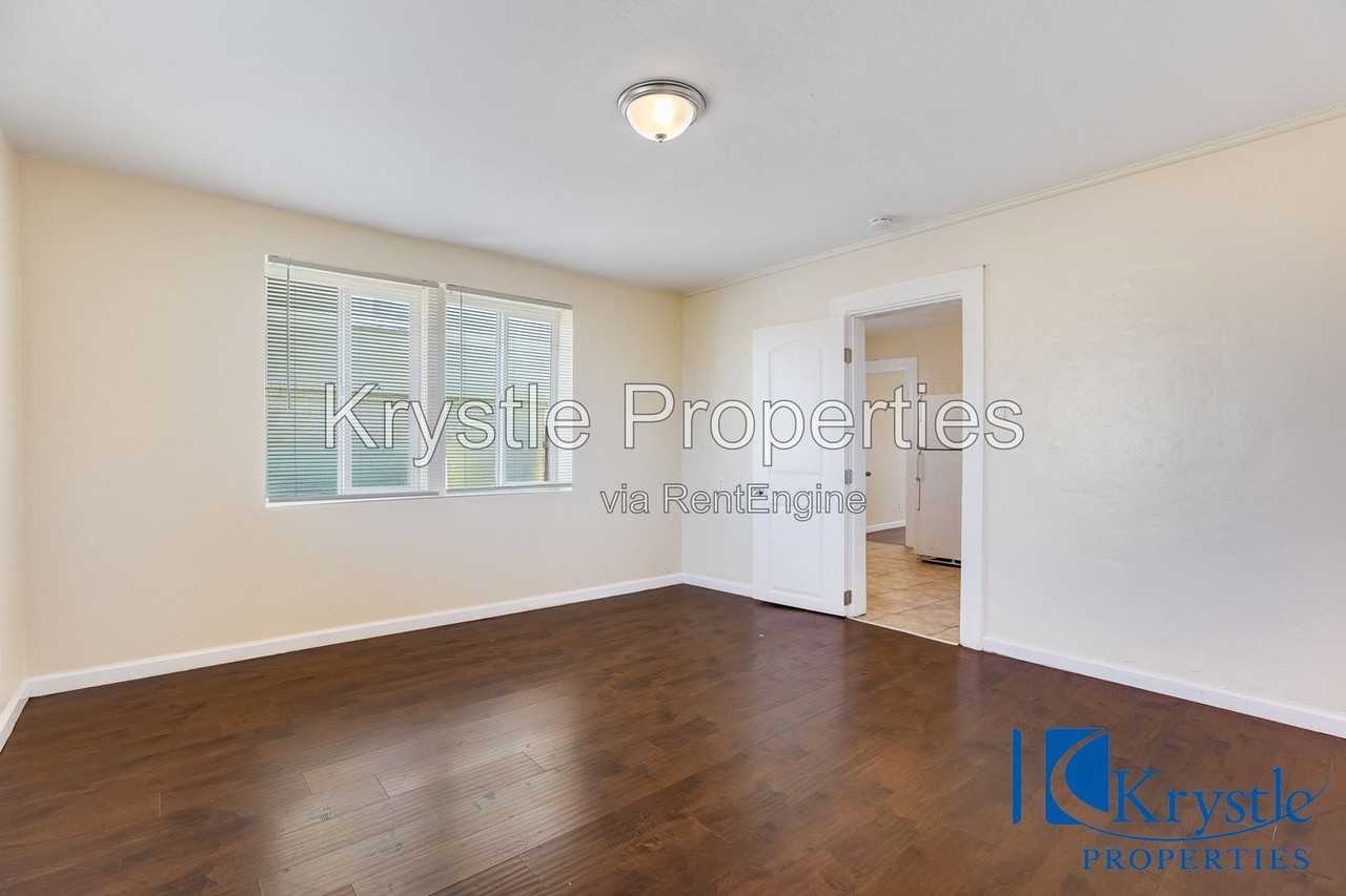 235 Mayo Ave #C - Photo 7 of 18