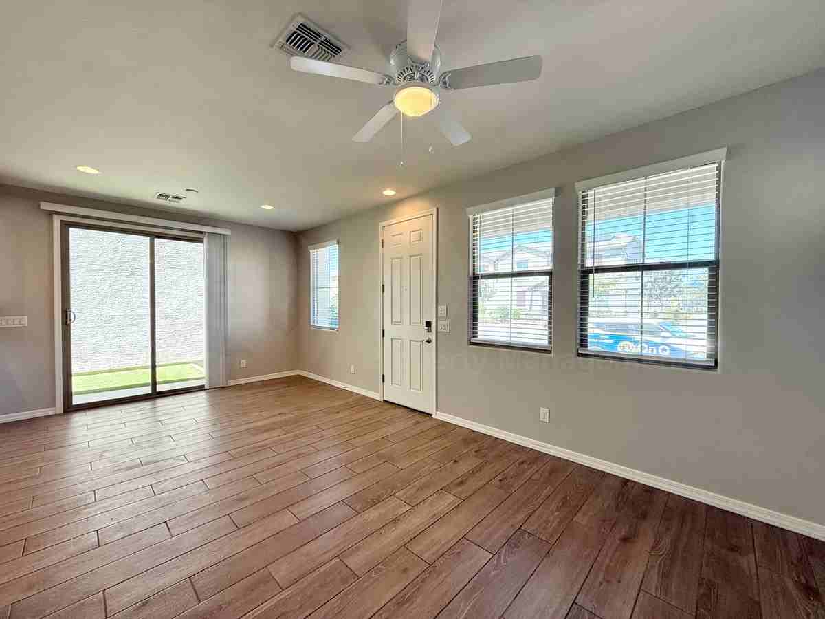5831 W Encinas Ln - Photo 6 of 27