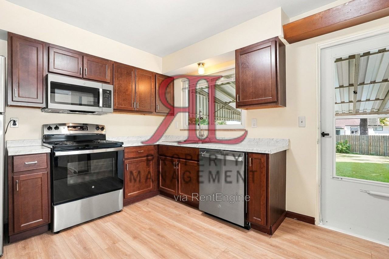 4176 Beechgrove Dr - Photo 6 of 22