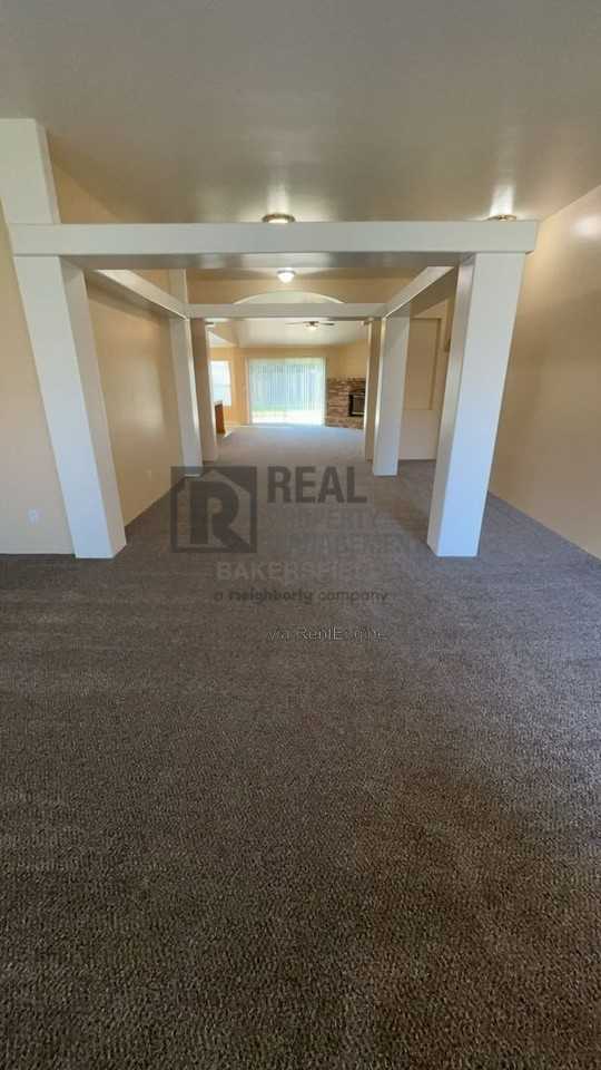 9913 Pavilion Dr - Photo 5 of 33