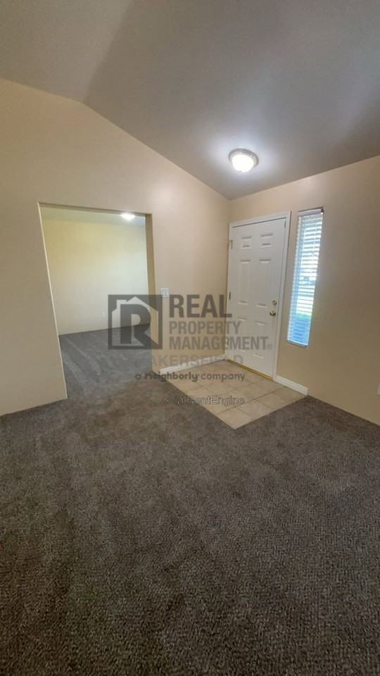 9913 Pavilion Dr - Photo 6 of 33