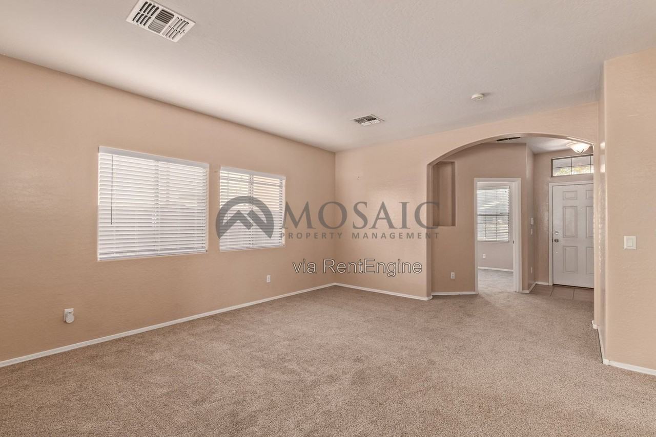 2317 S 88th Dr - Photo 5 of 24