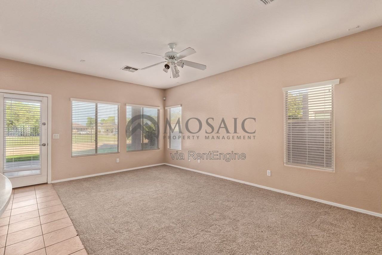 2317 S 88th Dr - Photo 6 of 24