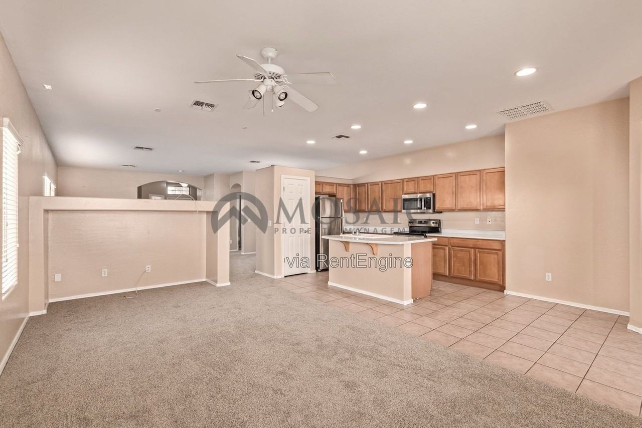 2317 S 88th Dr - Photo 7 of 24