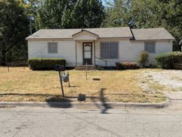 featured image of 206 E Nelson St