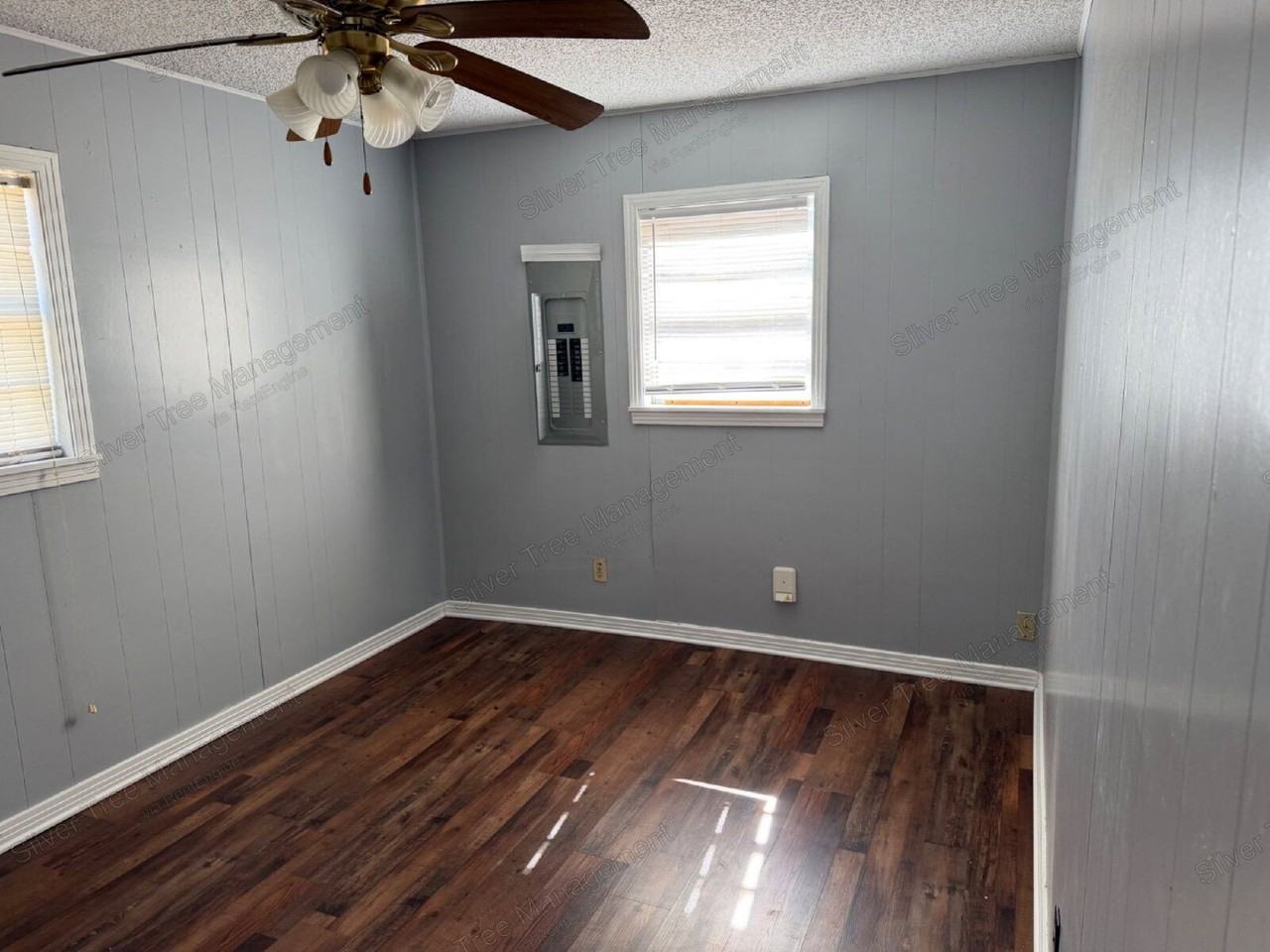 206 E Nelson St - Photo 7 of 9