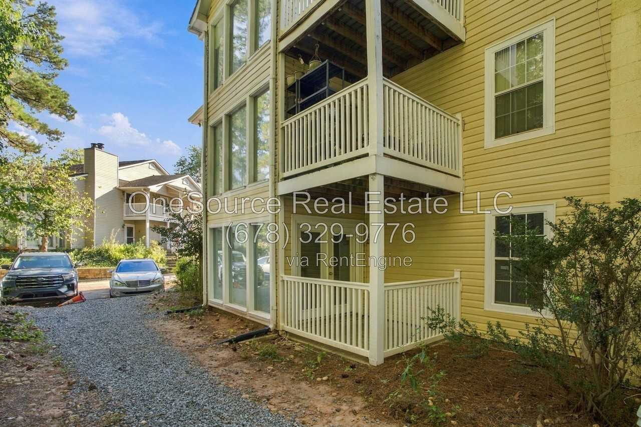 606 Augusta Dr - Photo 2 of 36