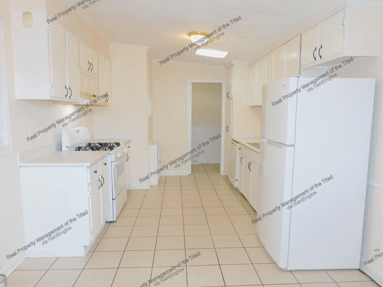 2209 Revelle Ln - Photo 3 of 19