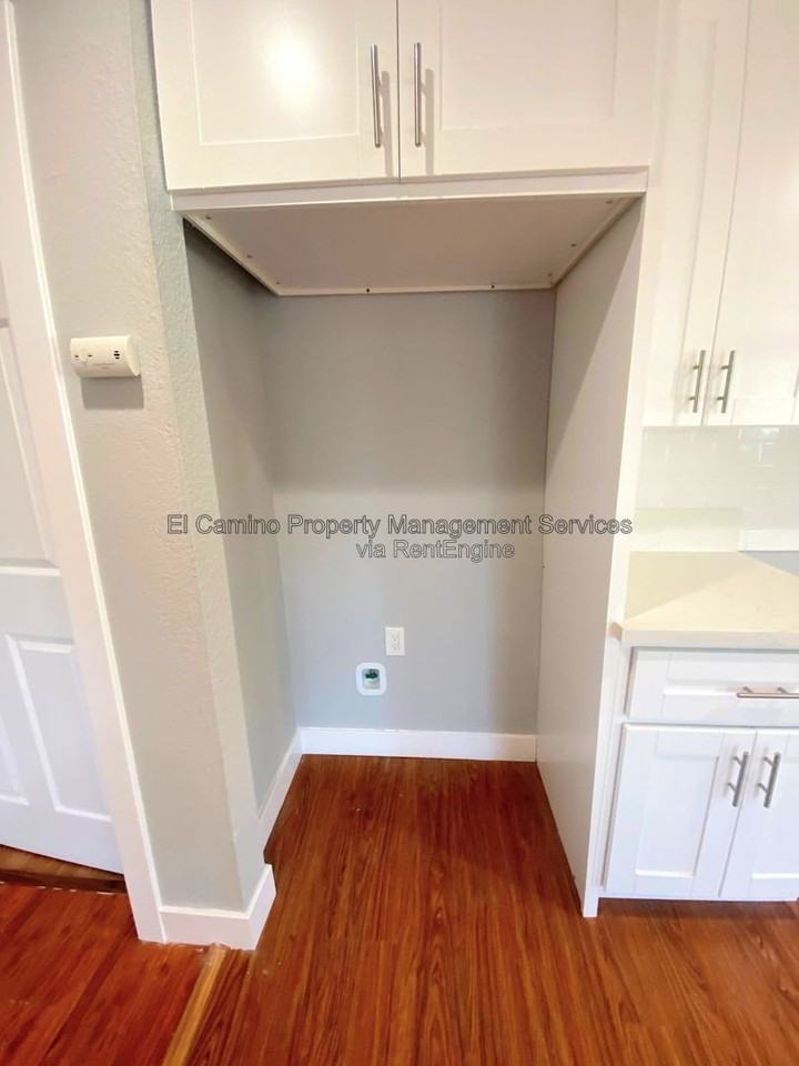 303 N Townsend Ave - Photo 6 of 12