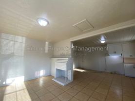 752 W Main St - Photo 1 of 1
