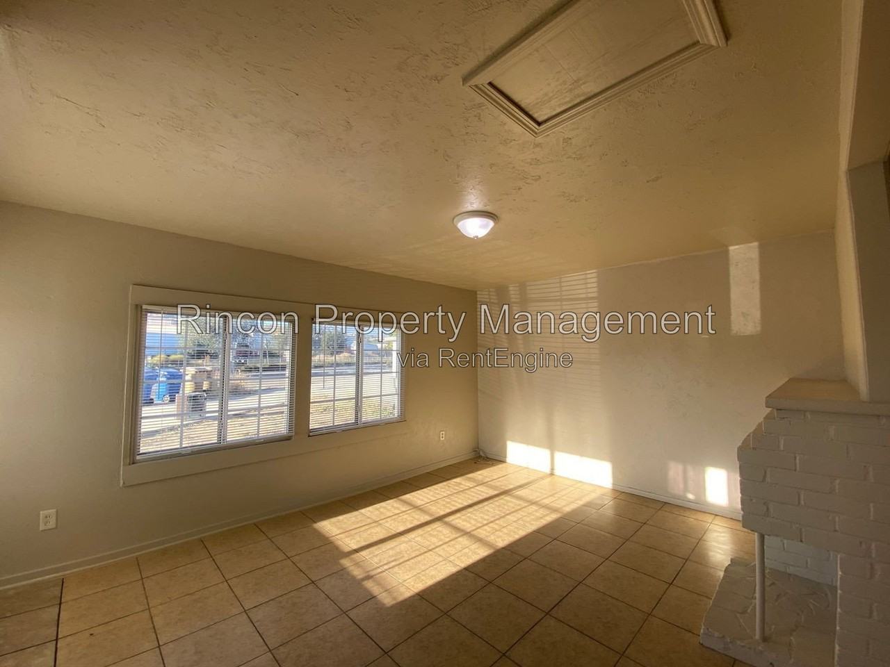752 W Main St - Photo 5 of 15