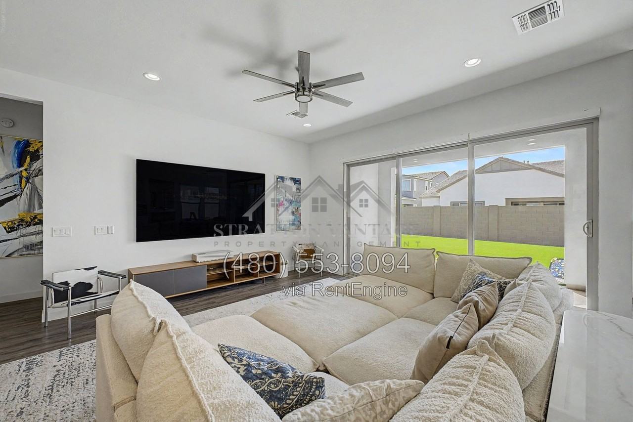1461 E San Carlos Way - Photo 4 of 37