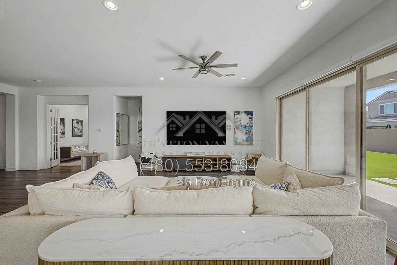1461 E San Carlos Way - Photo 6 of 37