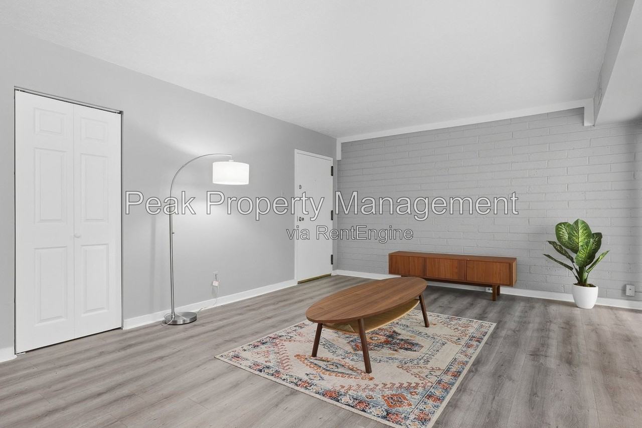 5200 Castlewood Rd #B - Photo 6 of 22