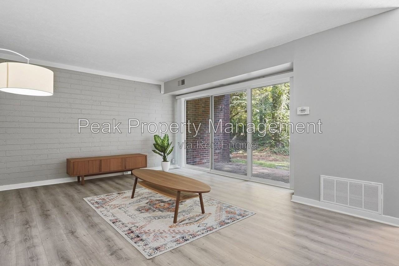 5200 Castlewood Rd #B - Photo 7 of 22