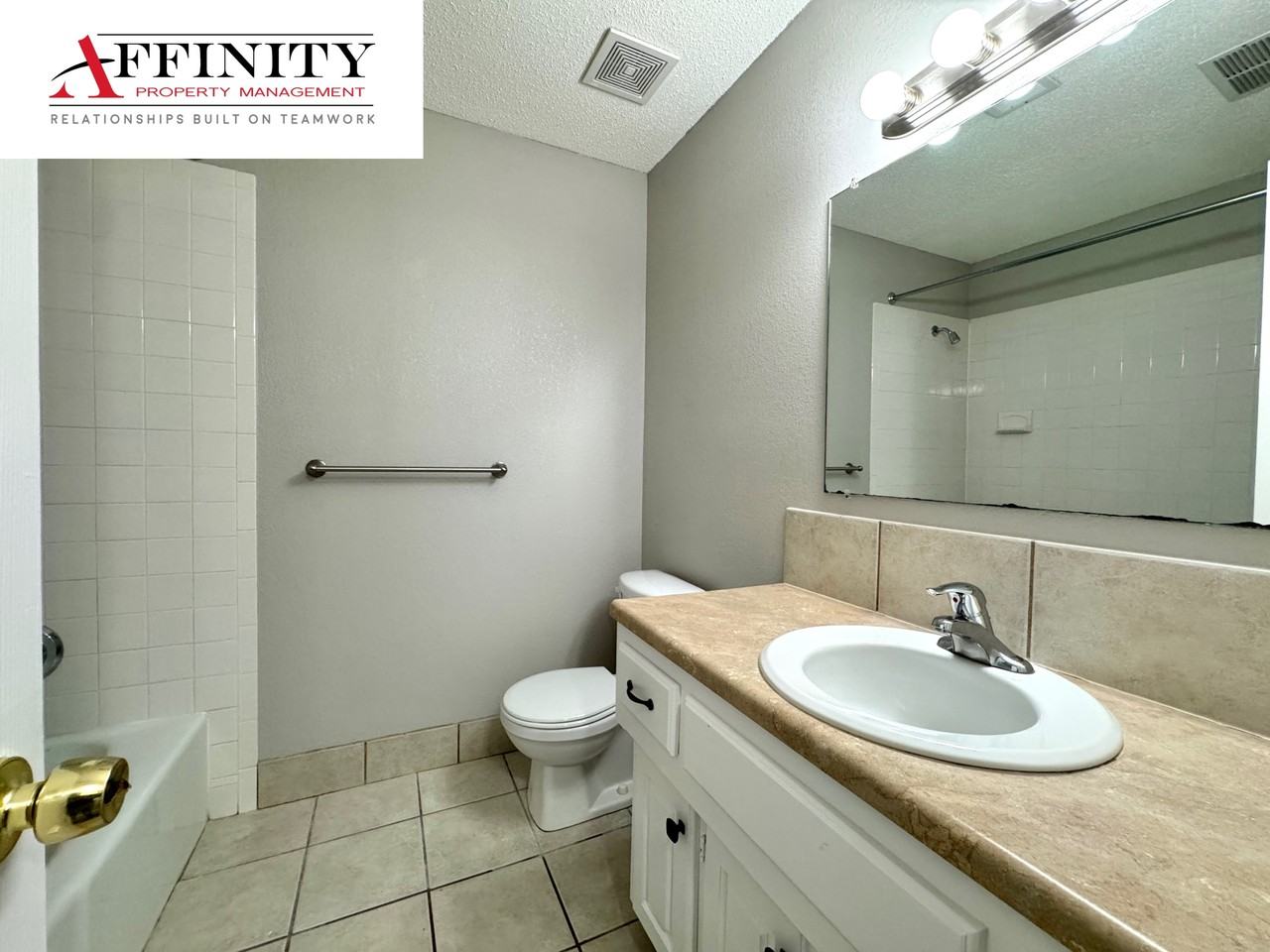 11423-11429 Eaststreet #11427 - Photo 4 of 12
