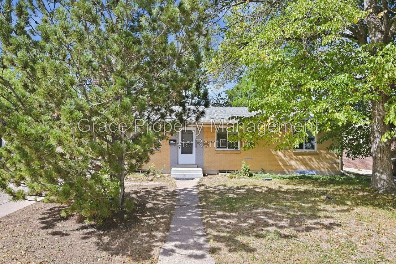 1333 S Kendall Ct - Photo 2 of 23