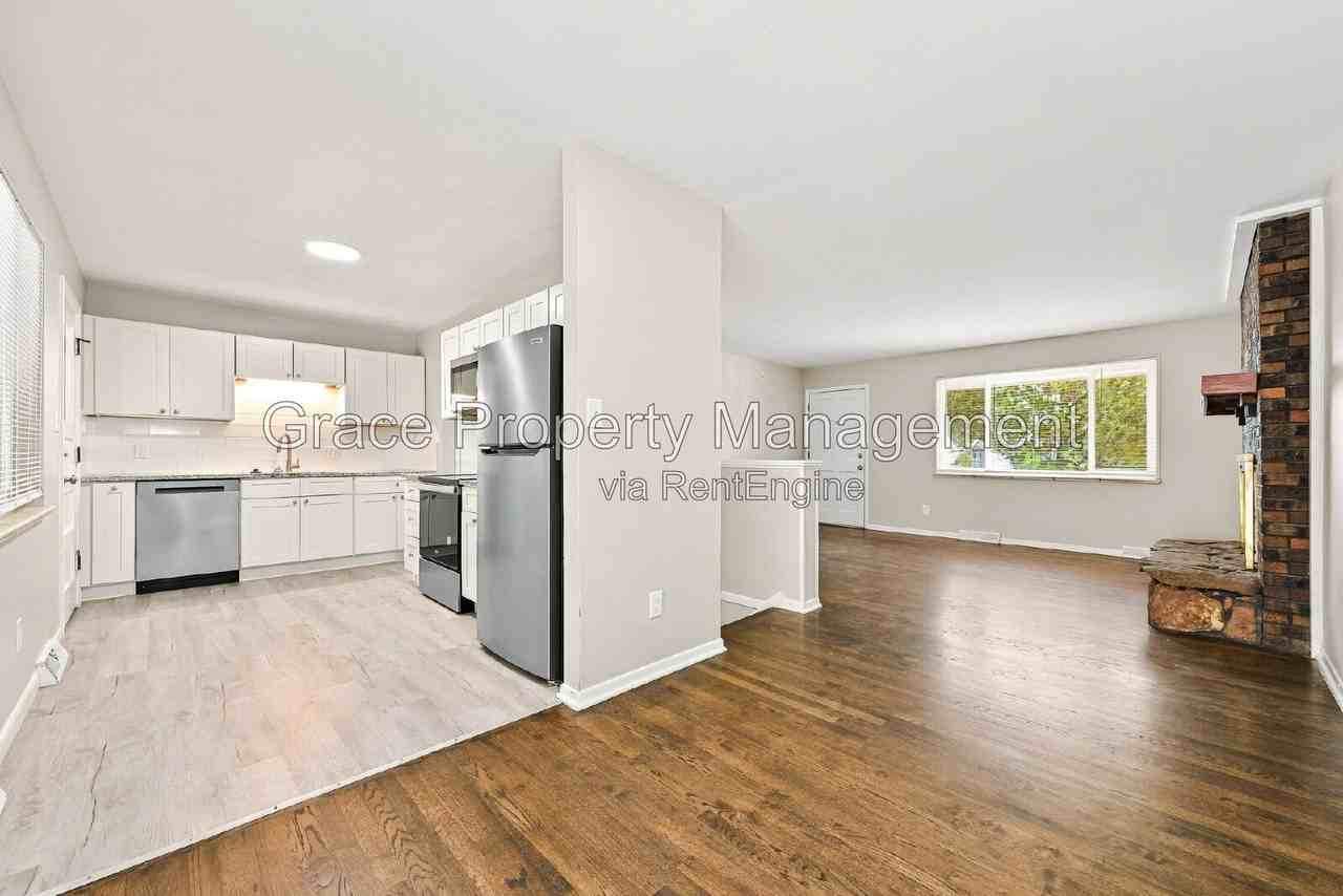 1333 S Kendall Ct - Photo 6 of 23