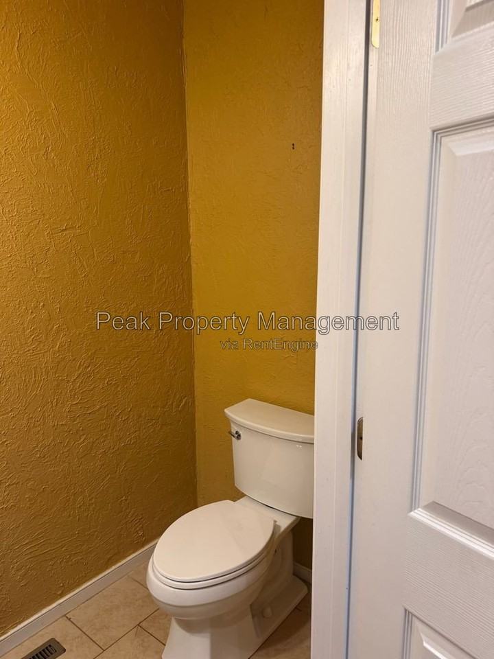 10652 Anna Marie Dr - Photo 5 of 13