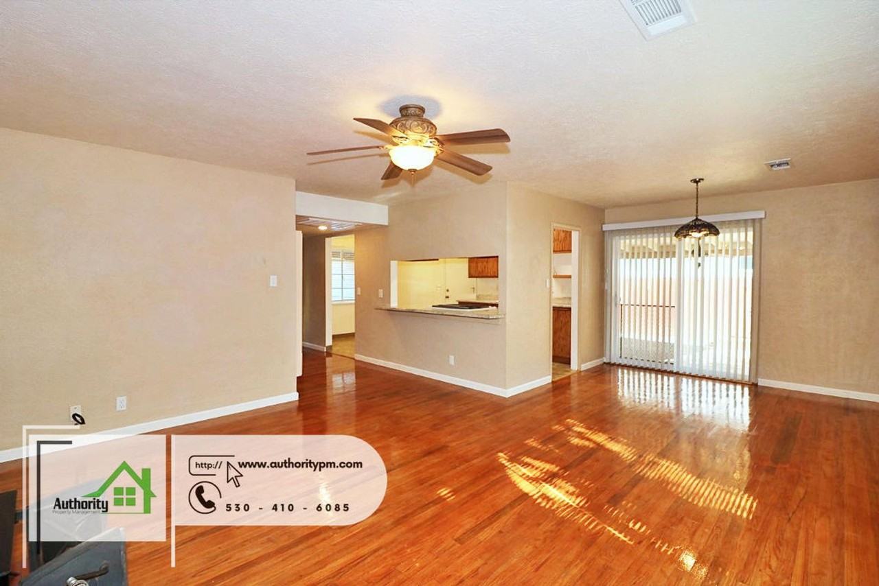 705 Lincoln St - Photo 7 of 24