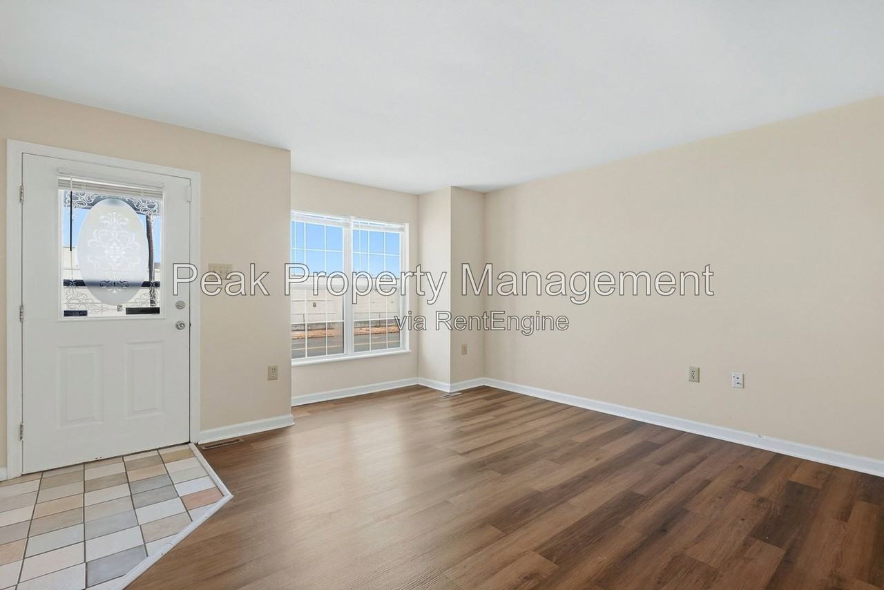 813 W Leigh St - Photo 4 of 26