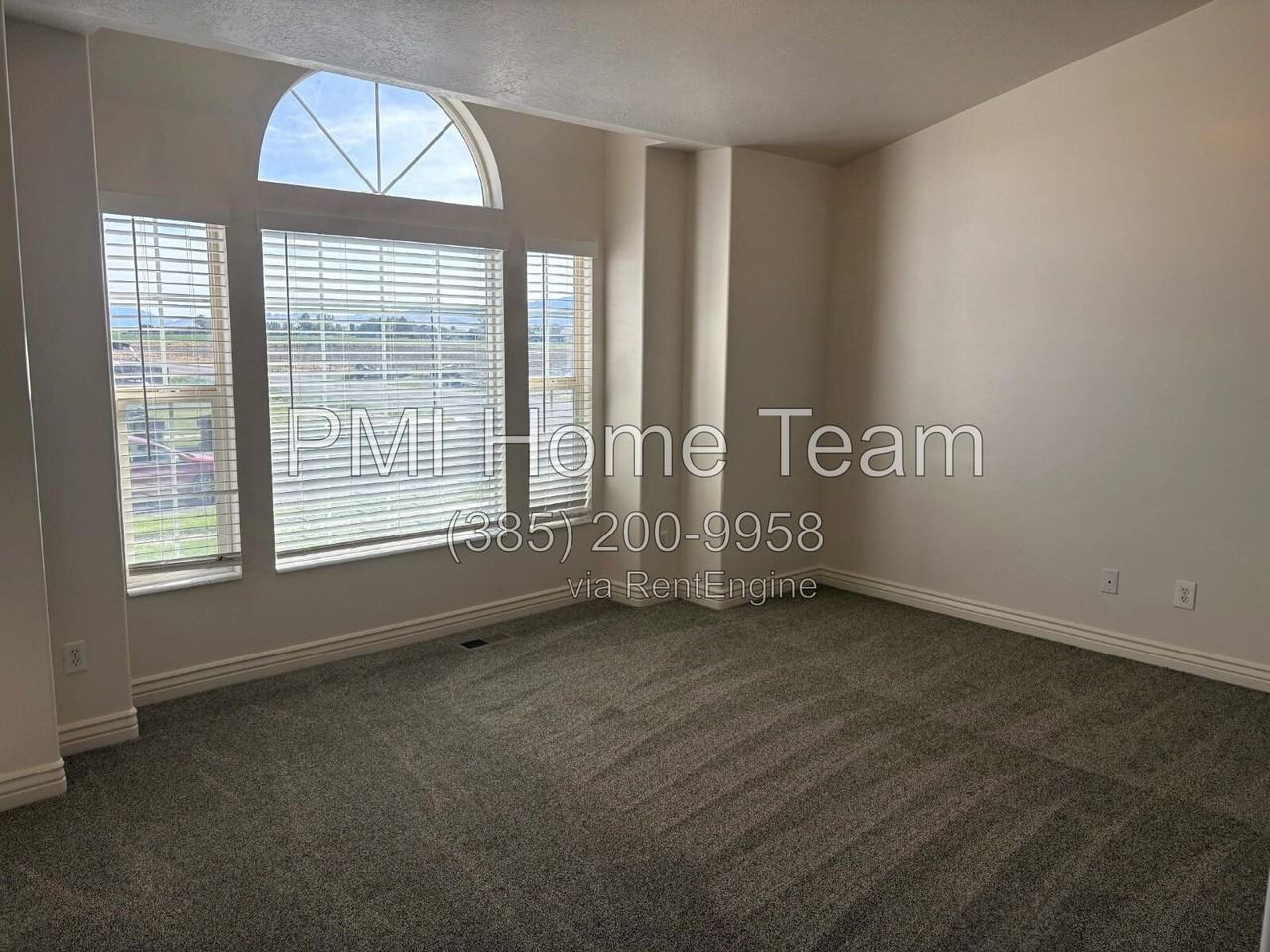 2986 W 2300 S - Photo 2 of 23