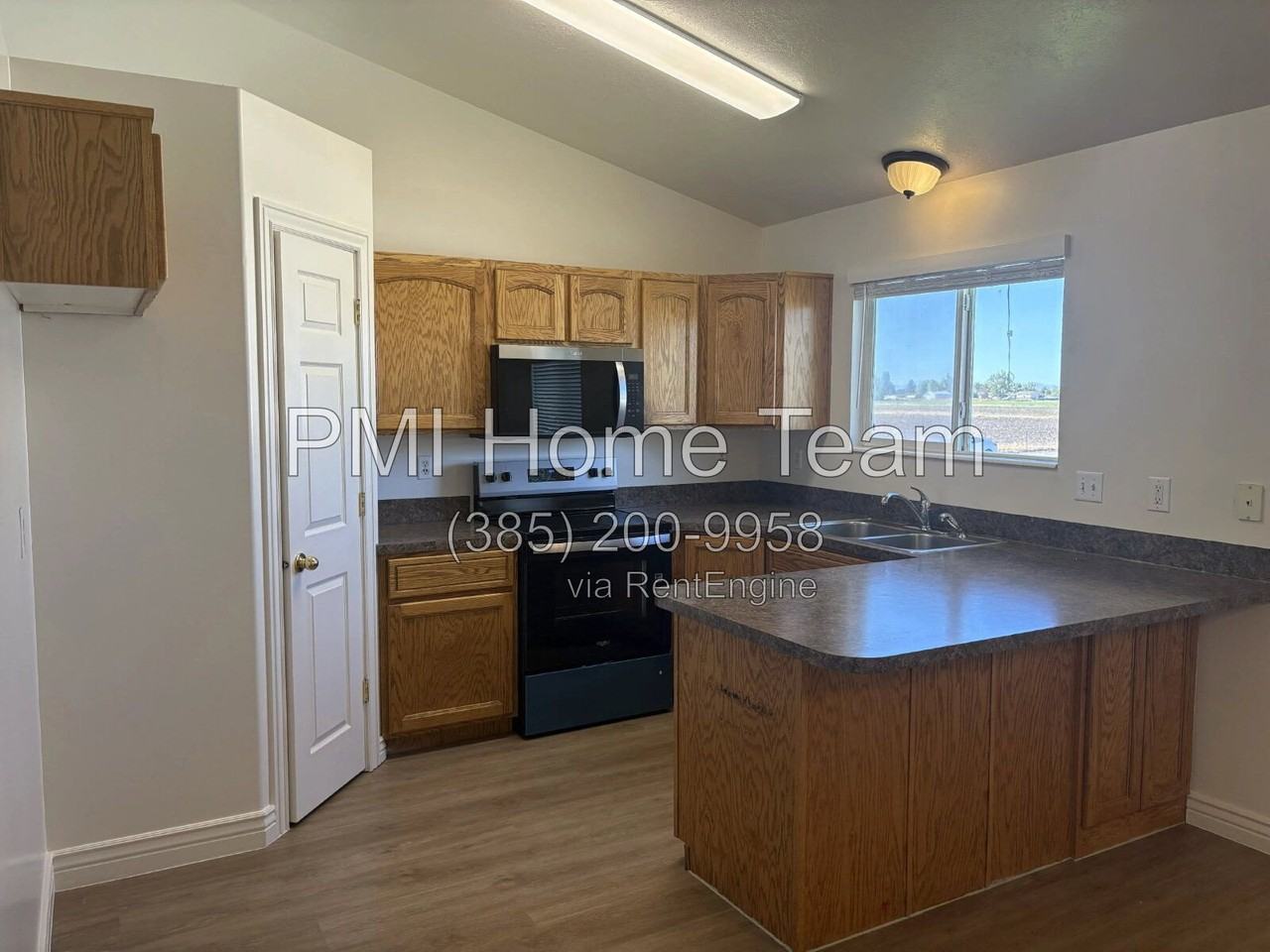 2986 W 2300 S - Photo 5 of 23