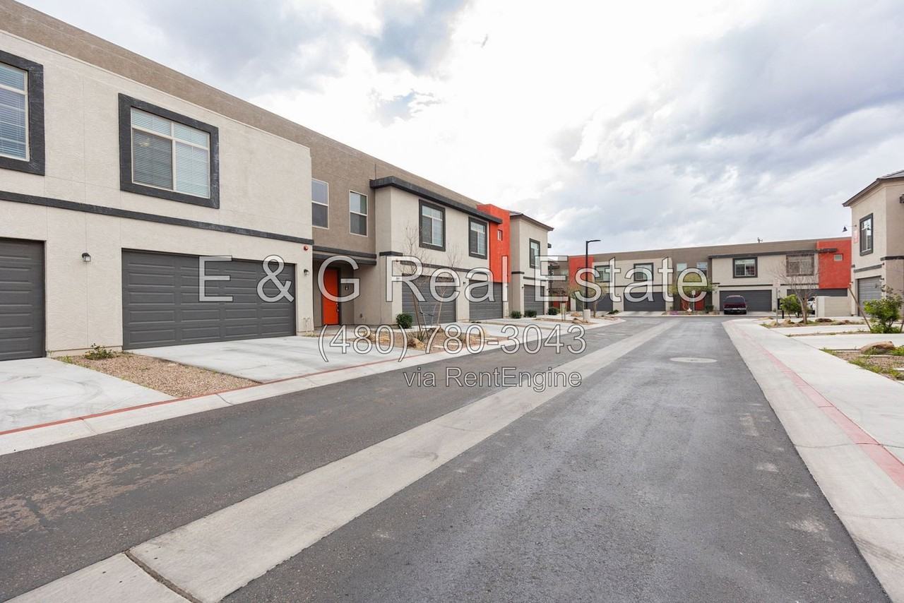 2950 N 38th St #2 - Photo 2 of 40