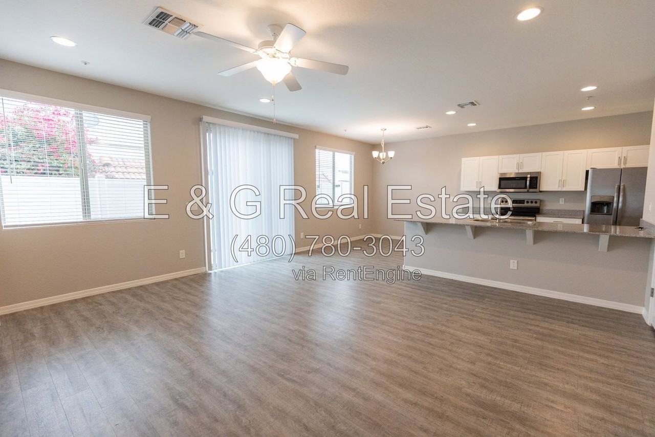 2950 N 38th St #2 - Photo 5 of 40