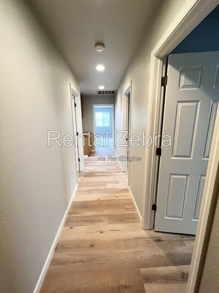 1386 Dynes St - Photo 2 of 21