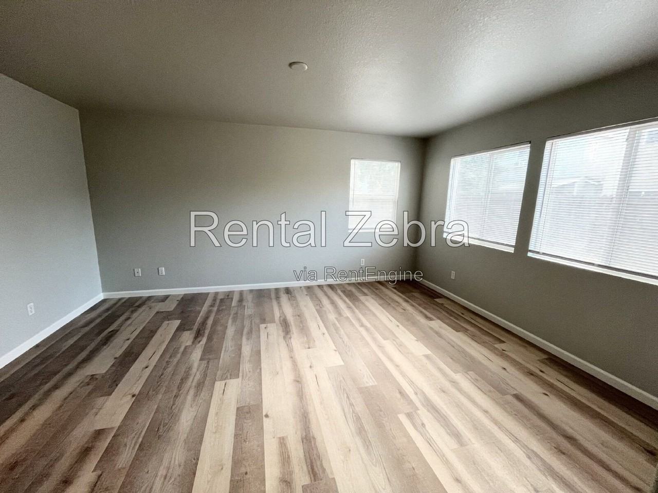 1386 Dynes St - Photo 7 of 21
