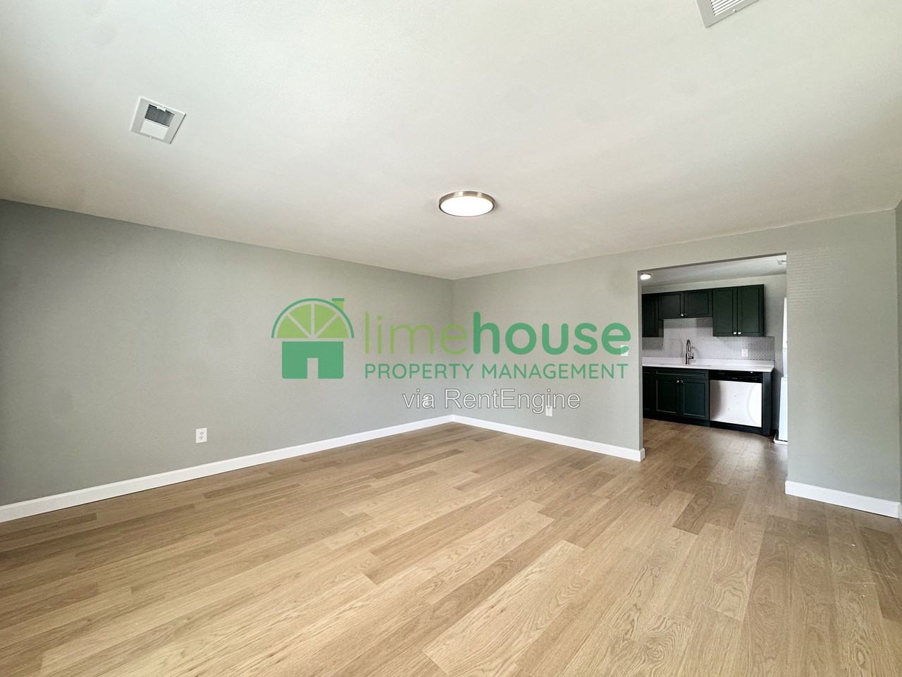1020 E Chester St #B - Photo 3 of 12