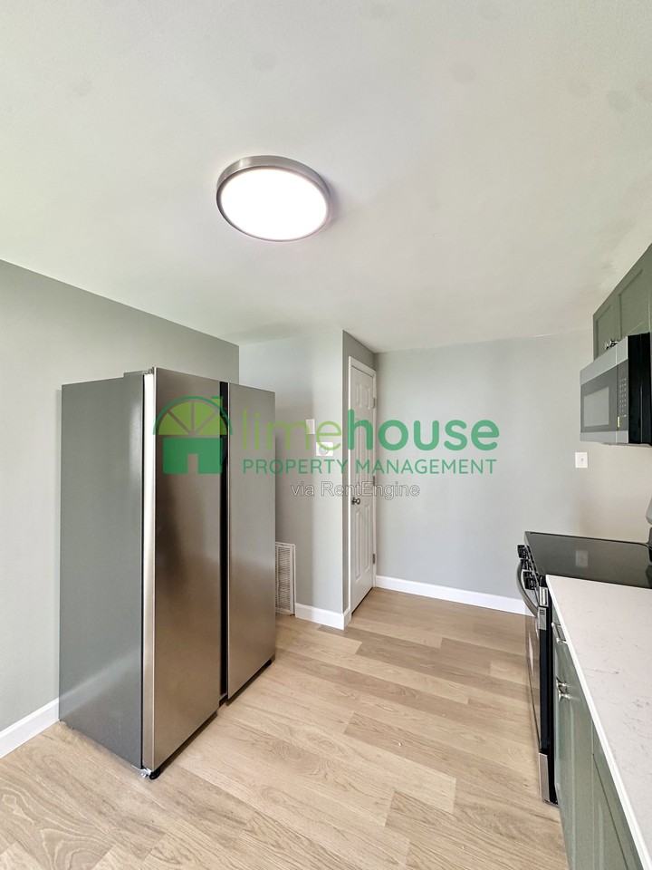 1020 E Chester St #B - Photo 5 of 12