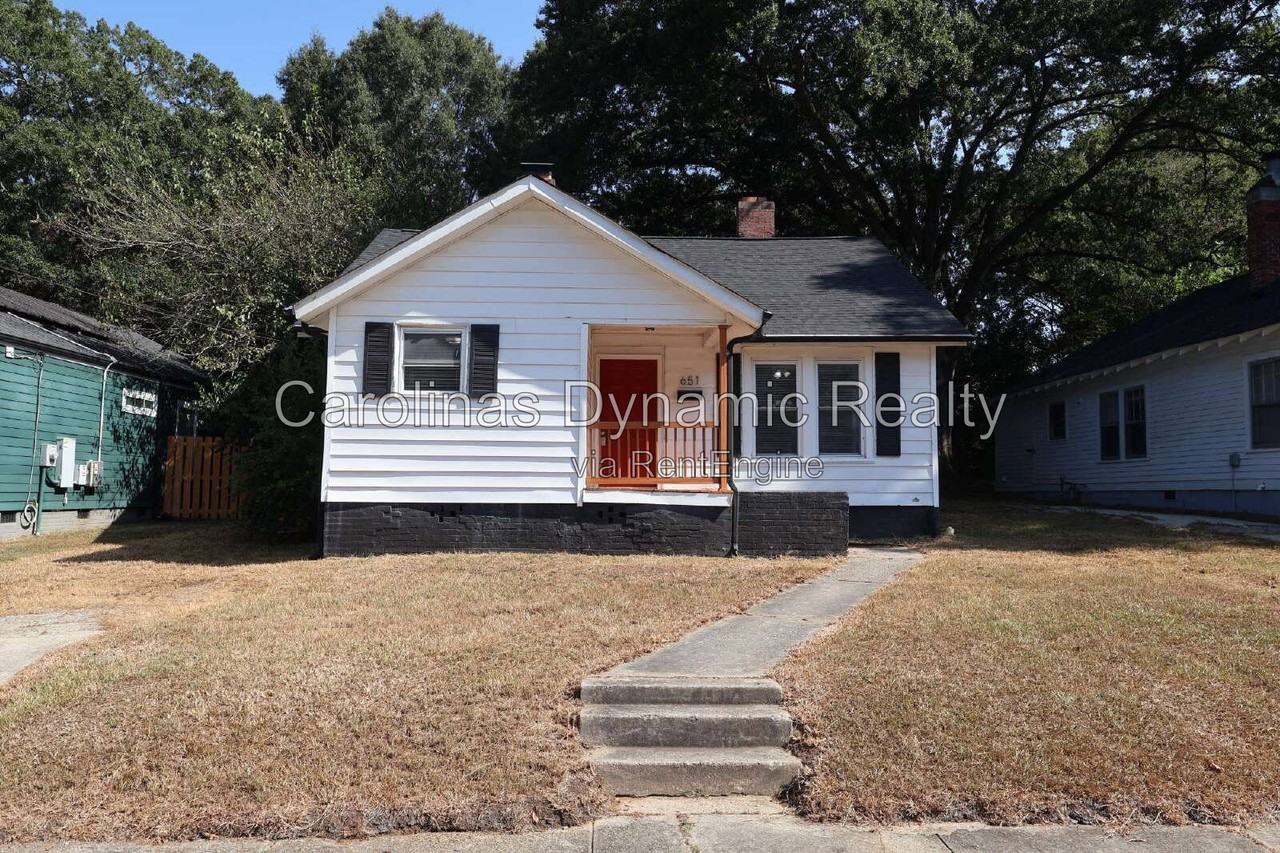 651 Flint St - Photo 2 of 39