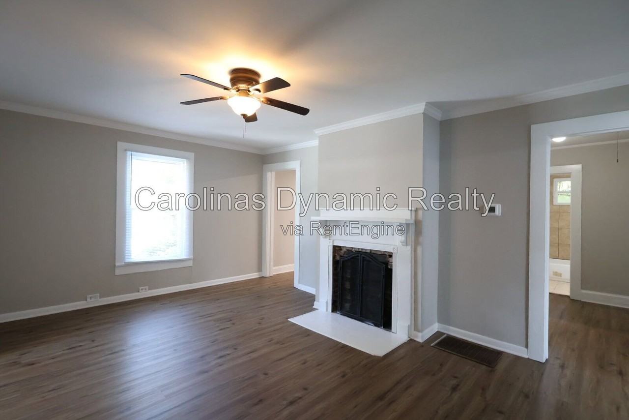 651 Flint St - Photo 7 of 39